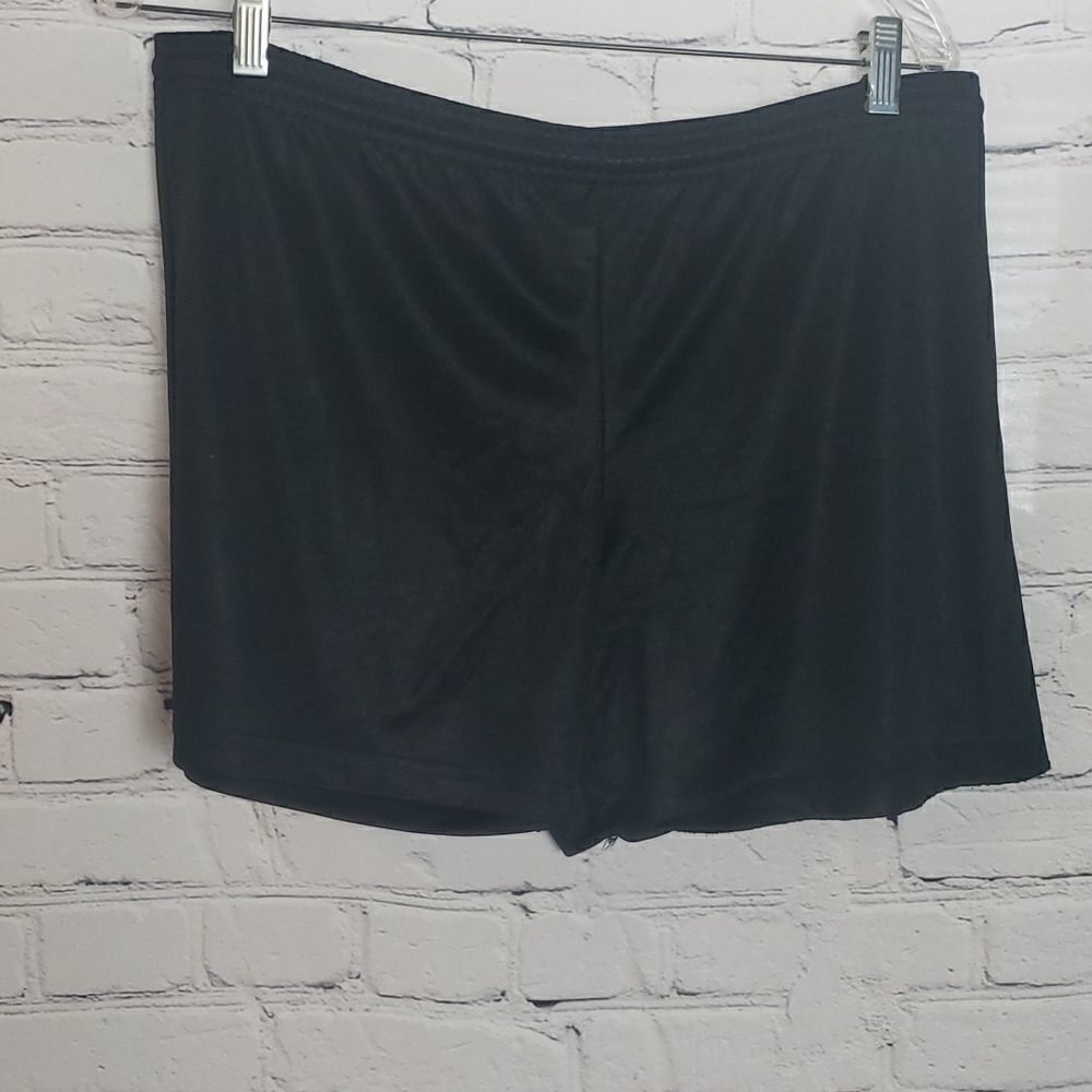 Score Soccer Shorts‎